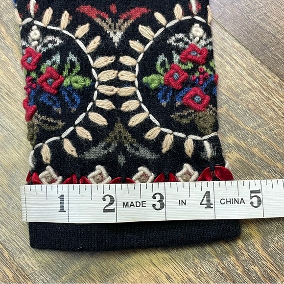 NEW Carson Sweater Cardigan Coat Black Floral Embroidered Womens Small Wool - Picture 11 of 15